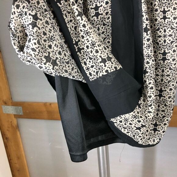 BLACK & Cream V-neck Flowy Open Shoulder Short Sleeve Dress Sz M - Picture 5 of 6